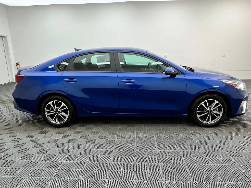 Used 2023 Blue Kia LXS image 7