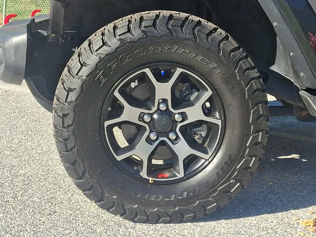 Used 2018 Gray Jeep Unlimited Rubicon image 7