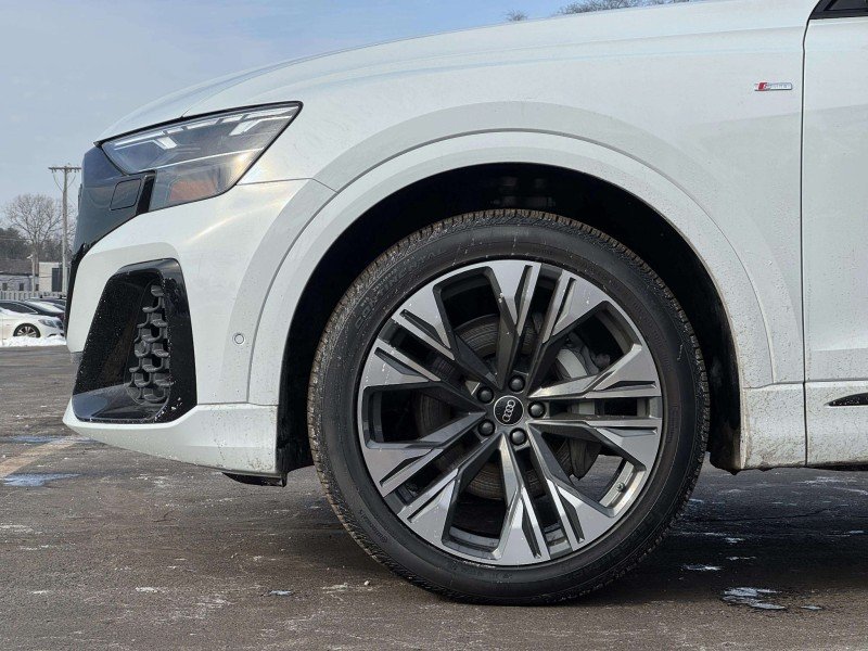 New 2026 Glacier White Metallic Audi Premium Plus image 5