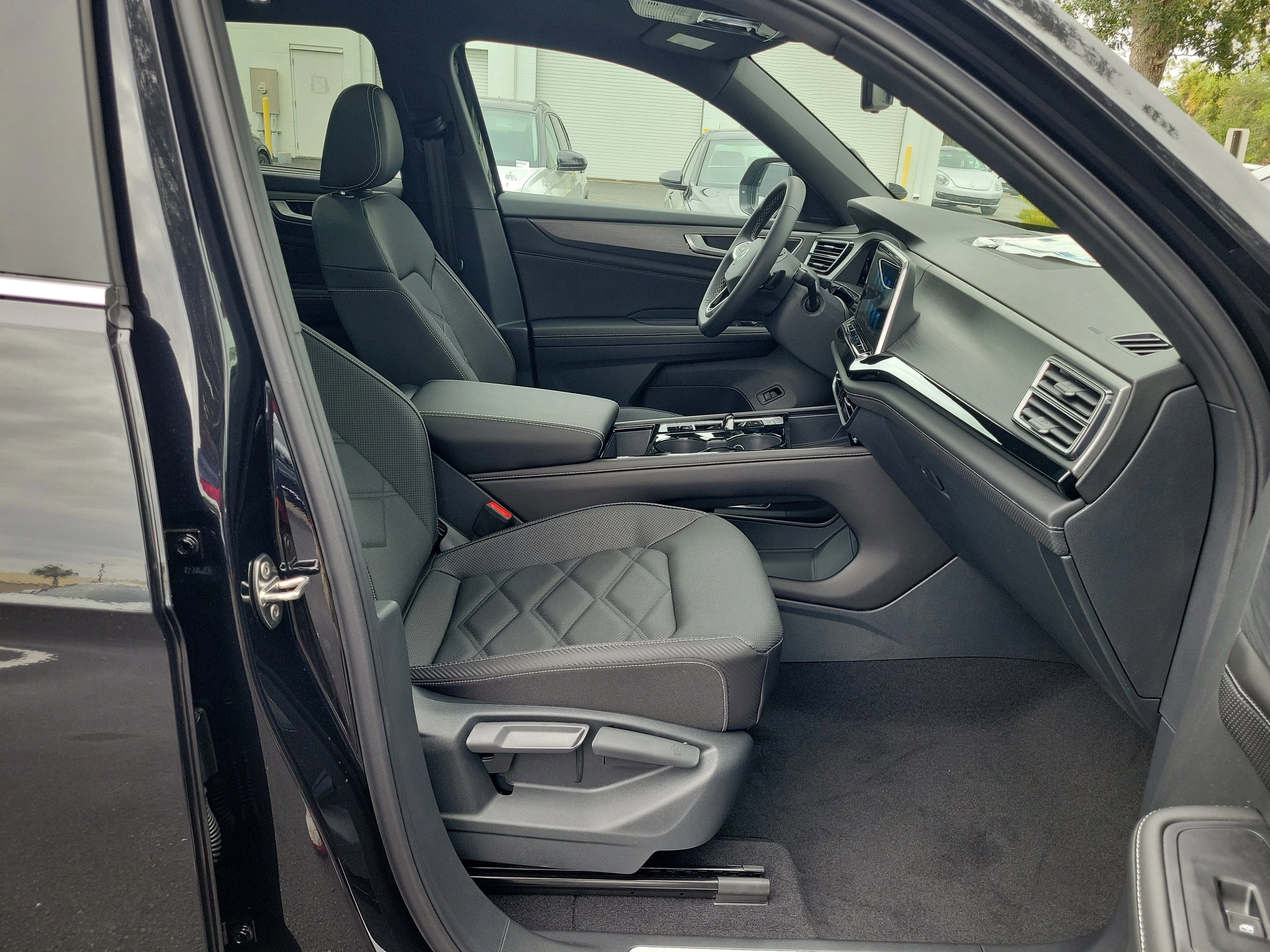 New 2026 Black Volkswagen 2.0T SE w/Technology image 8