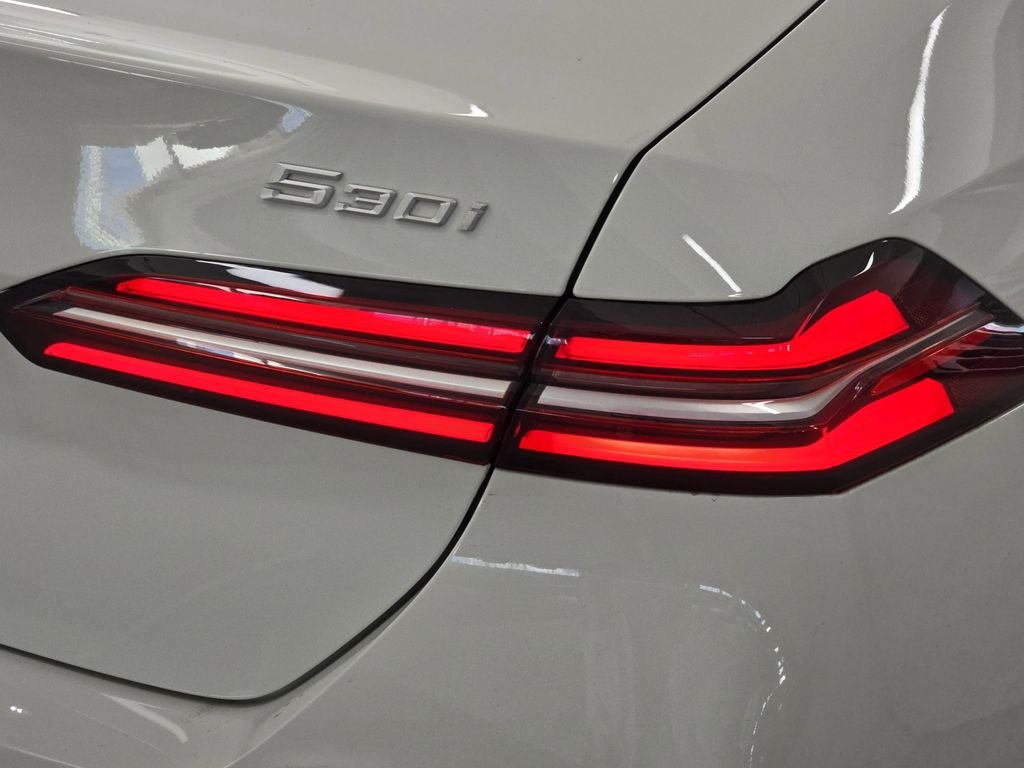 New 2026 Alpine White BMW 530i image 22