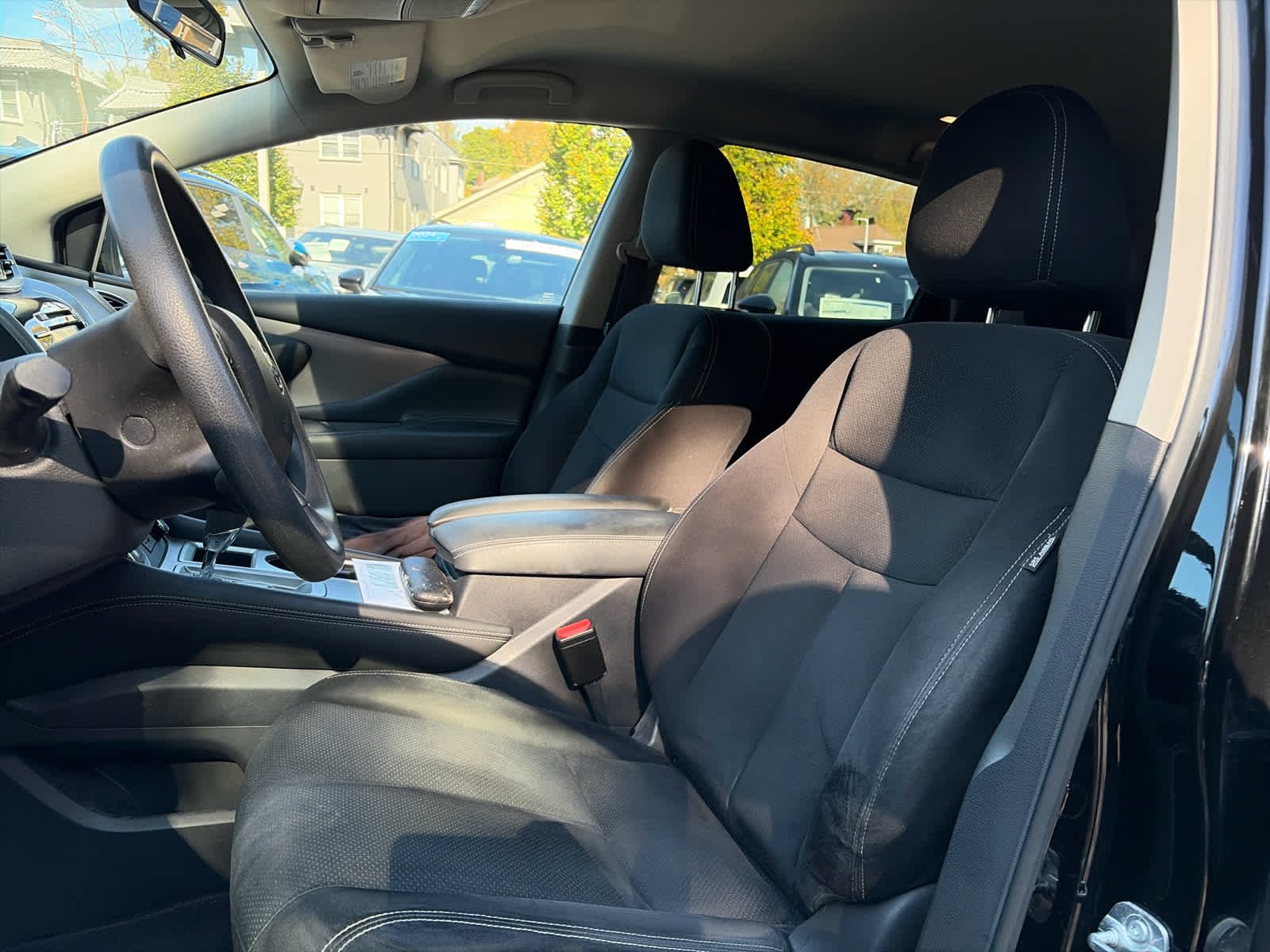 Used 2020 SUPER BLACK Nissan S image 6
