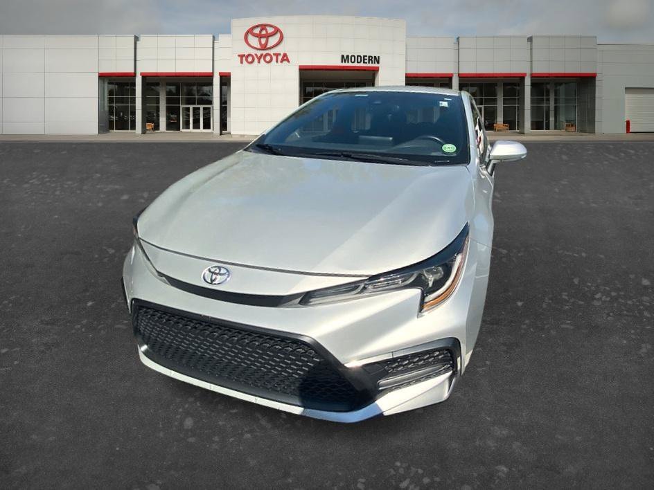Used 2022 Classic Silver Metallic Toyota SE image 10