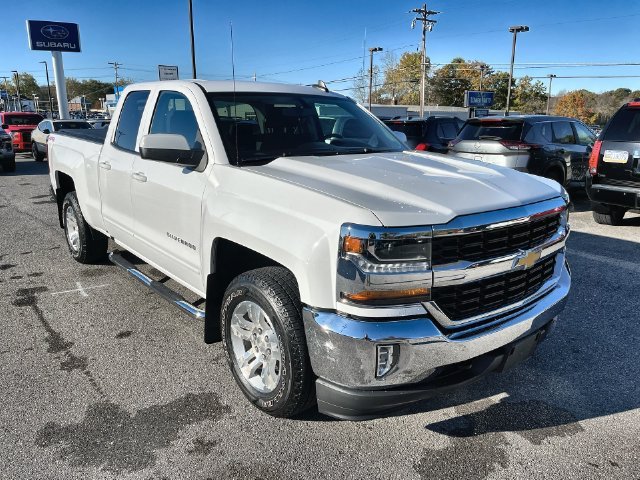 Used 2018 White Chevrolet LT image 17