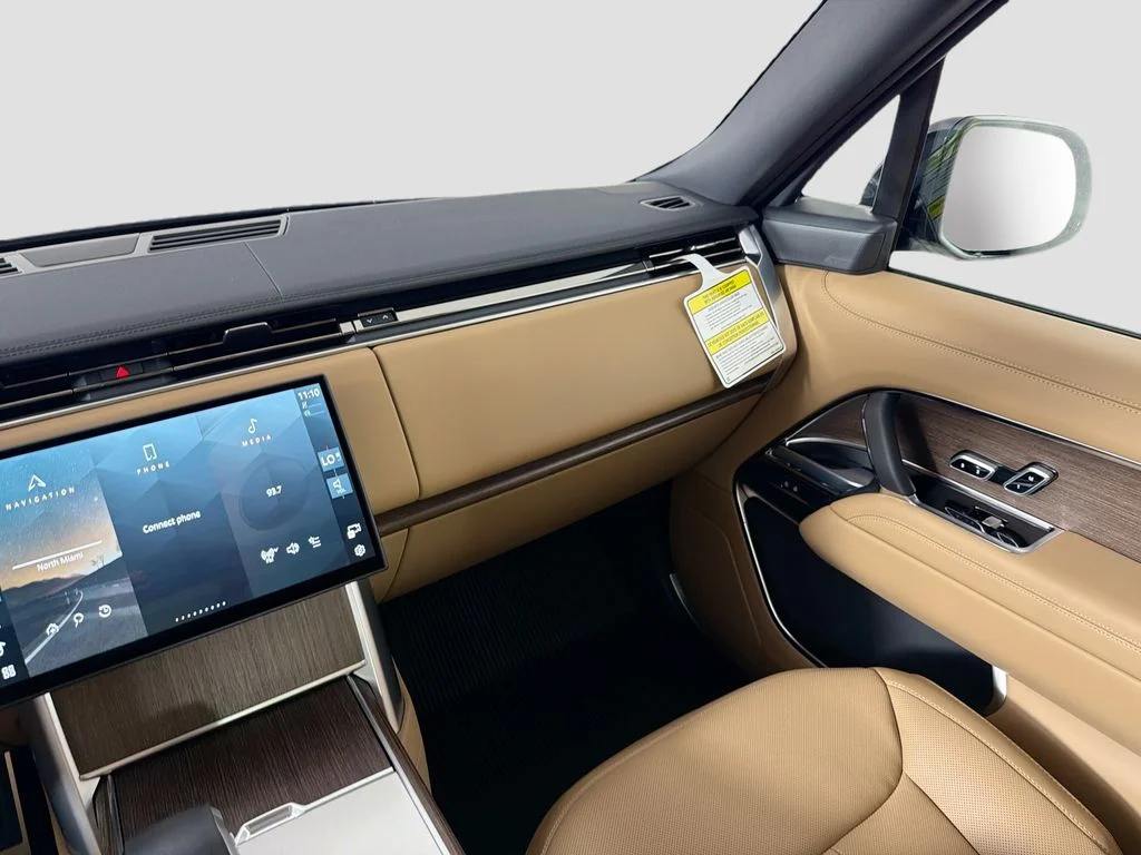 New 2026 Belgravia Green Land Rover SE LWB 7-Seats / V8 image 25