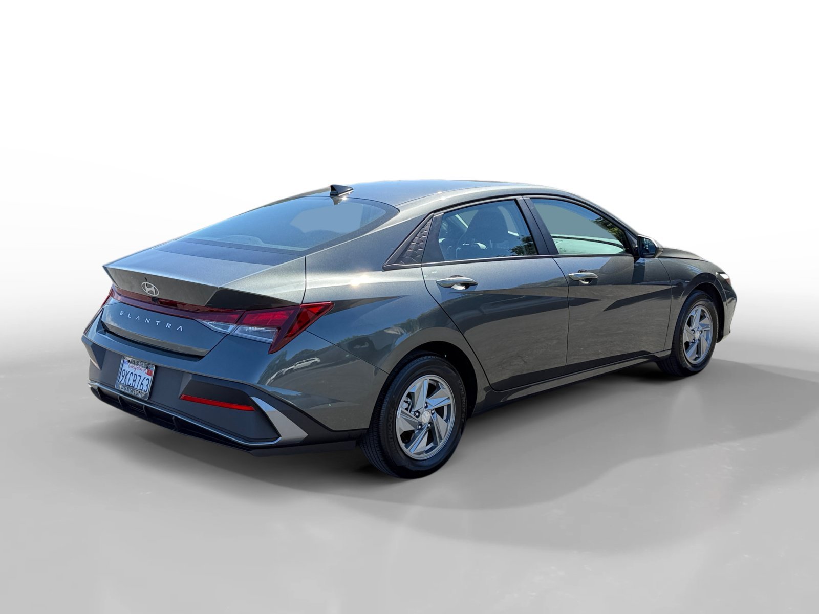 Certified Used 2024 Gray Hyundai SE image 5