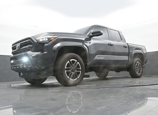 Used 2025 Underground Toyota SR5 image 26