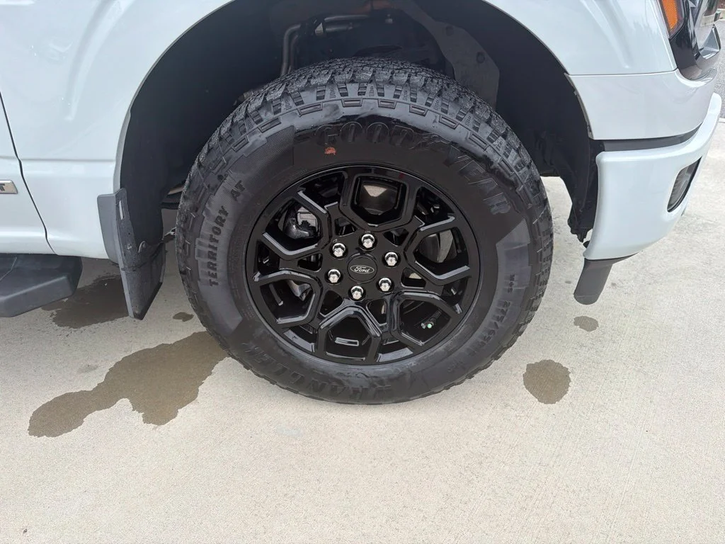 Certified Used 2024 Avalanche Ford XLT image 10