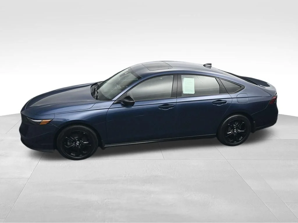 Used 2025  Honda SE image 34