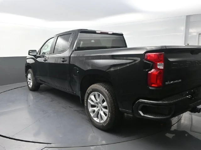 Used 2020  Chevrolet Custom image 6