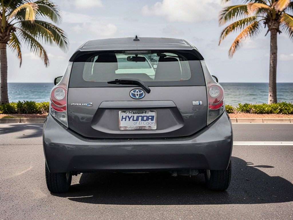 2013 Toyota Prius c Three - Photo 6