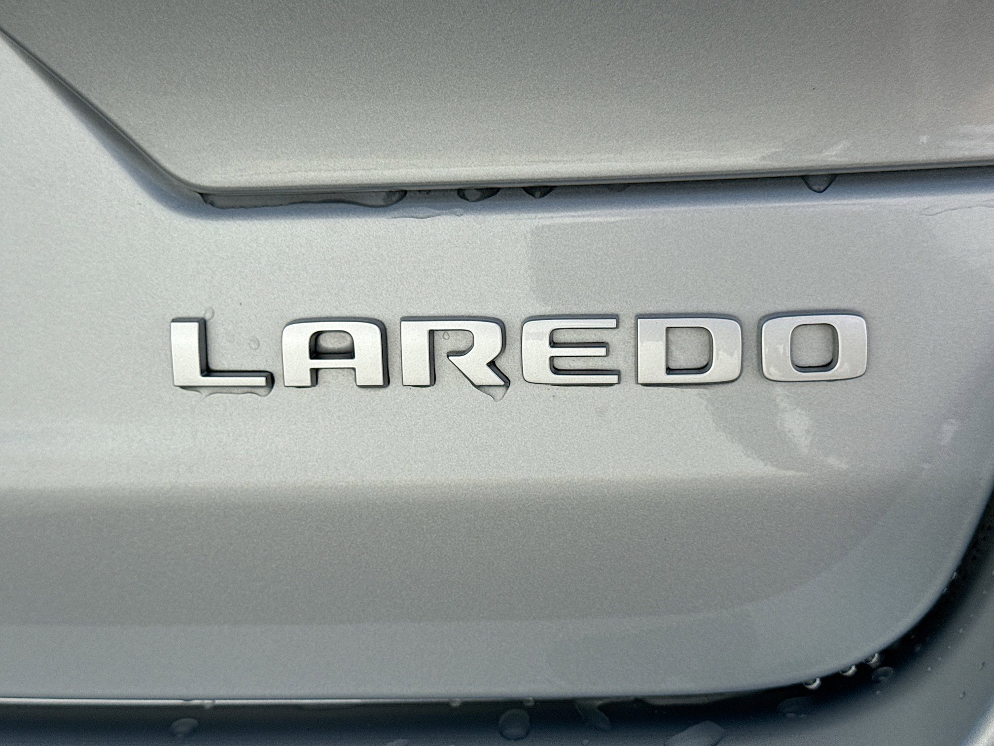 Used 2025 Silver Zynith Jeep Laredo X image 11