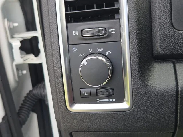 Used 2023 White Ram SLT image 25
