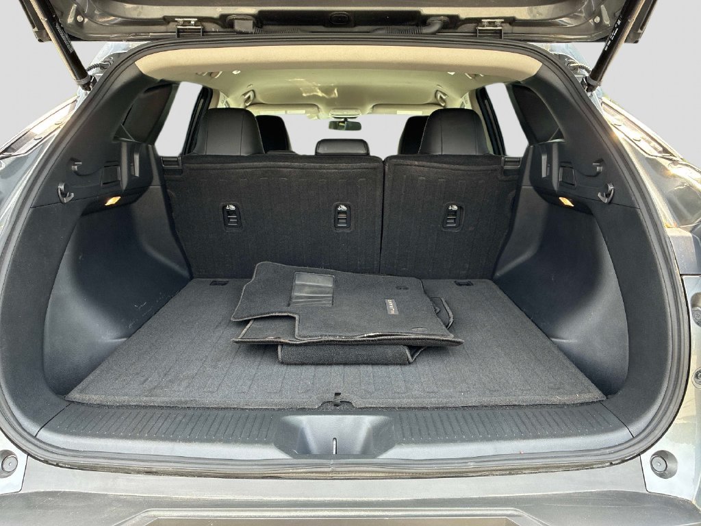 Used 2025 Gray Nissan SV image 13