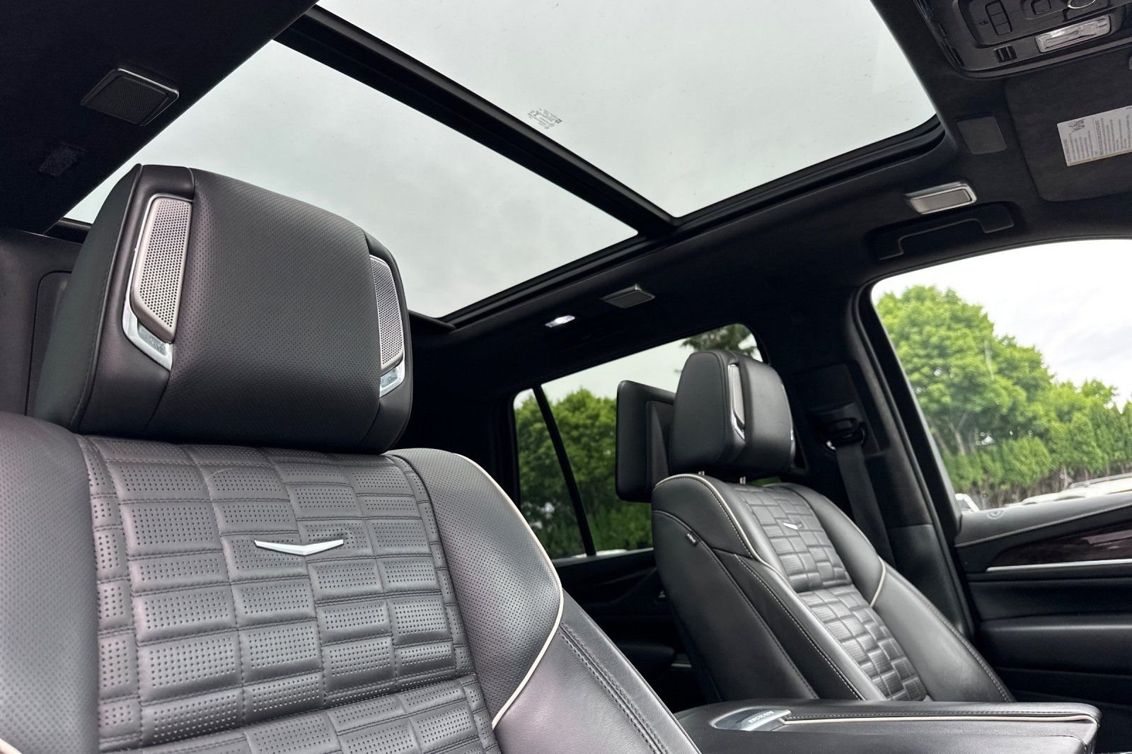 Used 2023 Black Cadillac Premium Luxury Platinum image 21