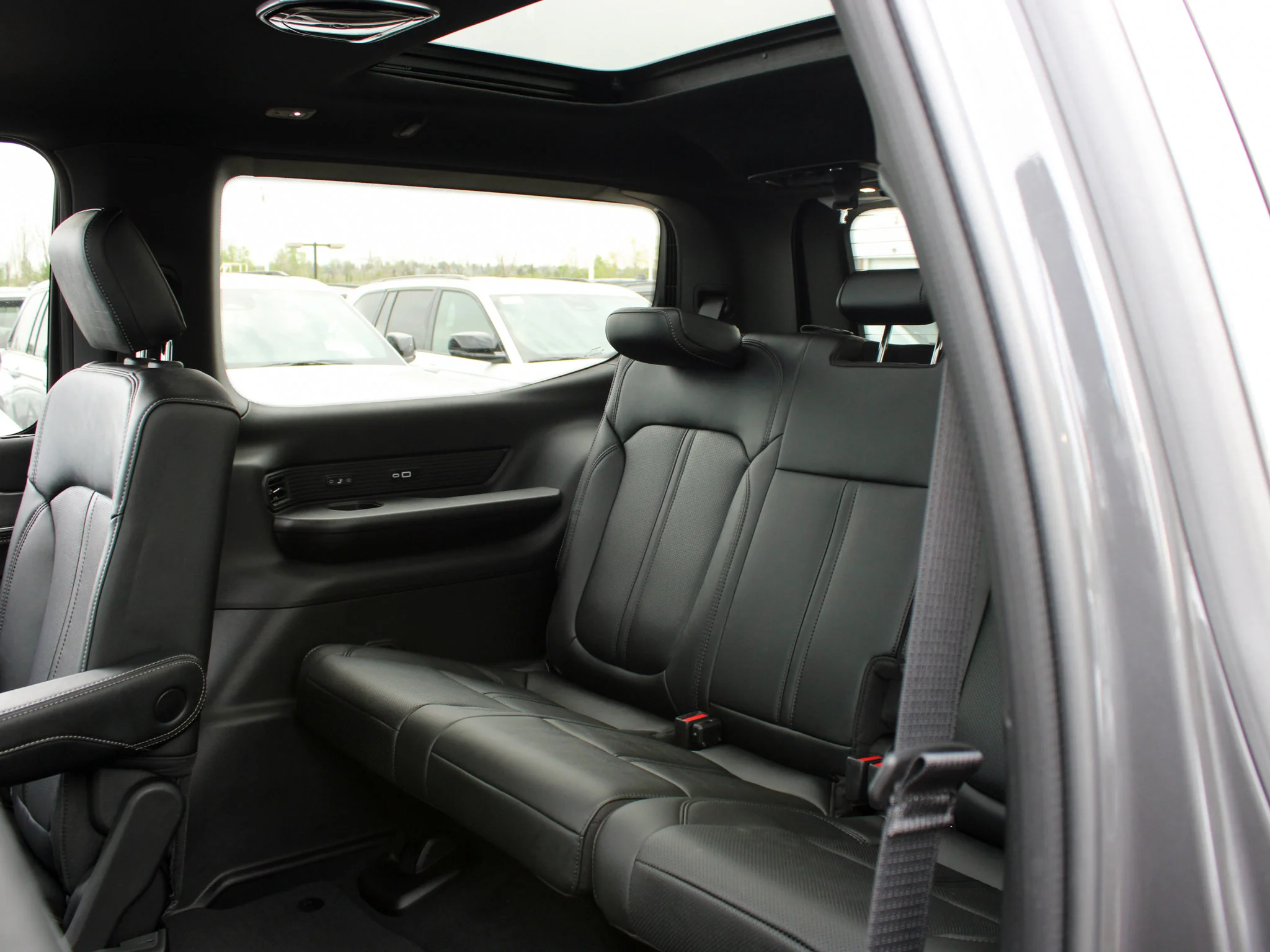 New 2026 Grey Jeep Limited Reserve* image 14