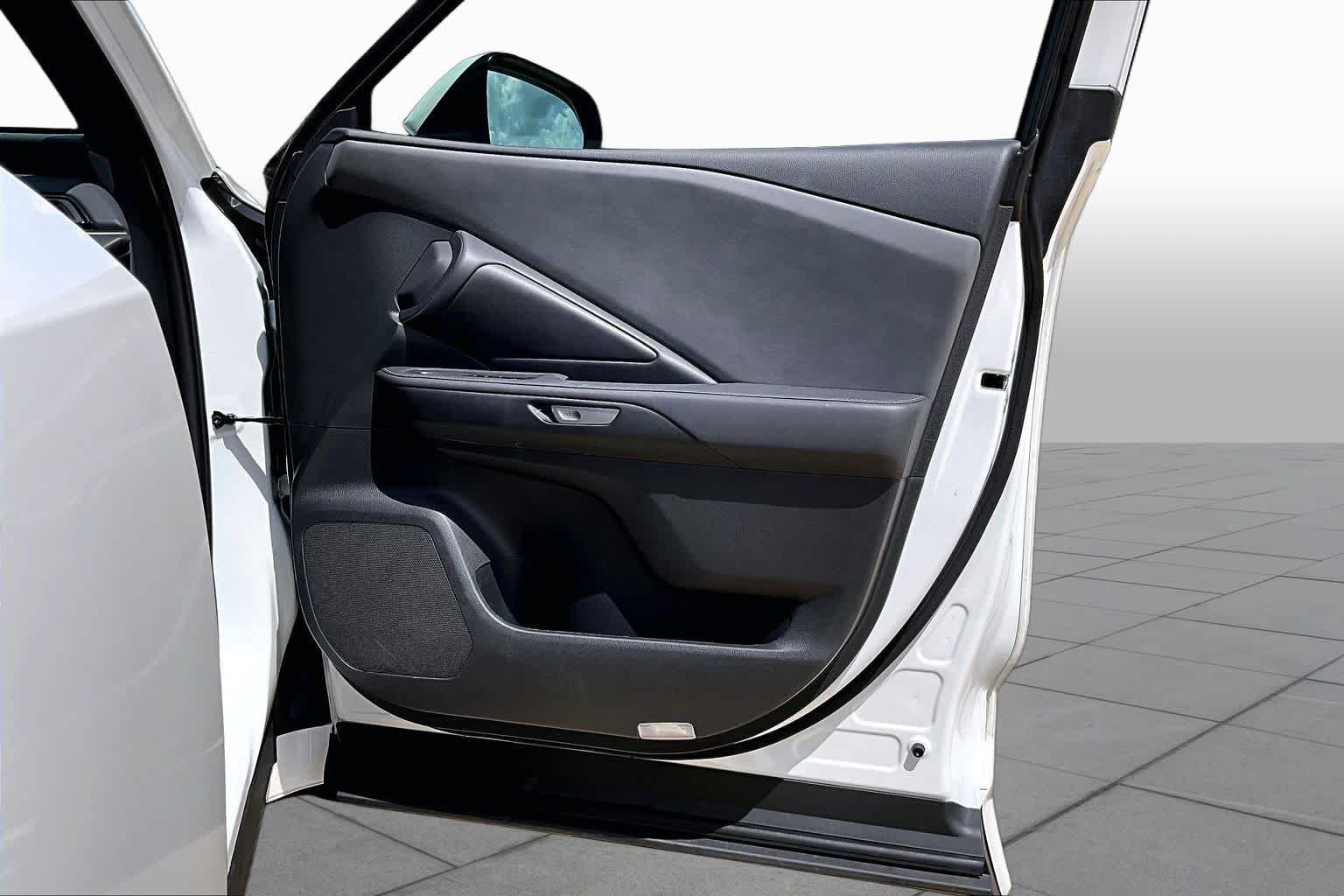Used 2025 Wind Chill Pearl Lexus Premium image 23