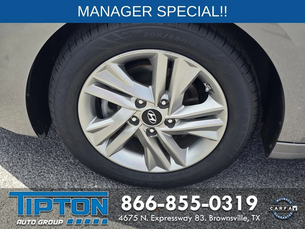 Used 2020 Silver Hyundai Value Edition image 9
