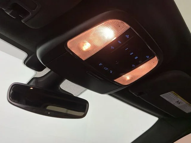 Used 2017 Diamond Black Crystal Pearlcoat Jeep SRT image 22
