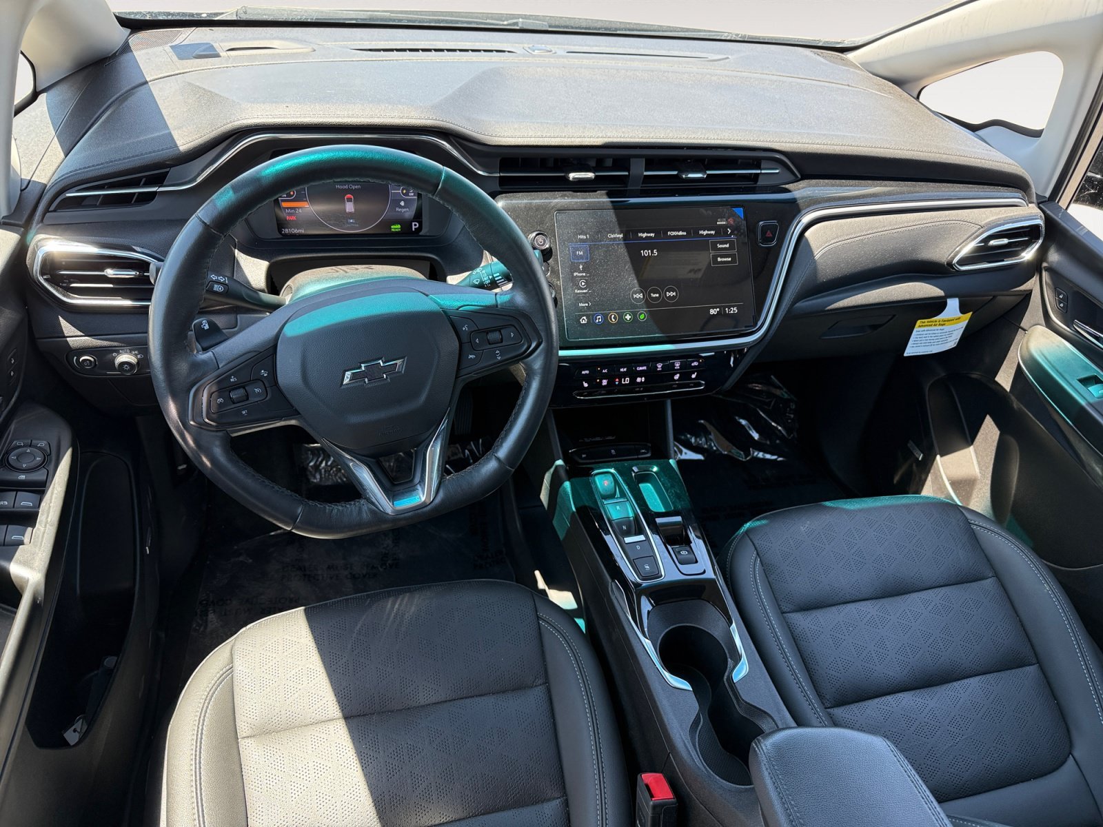Used 2023 Gray Chevrolet 2LT image 15