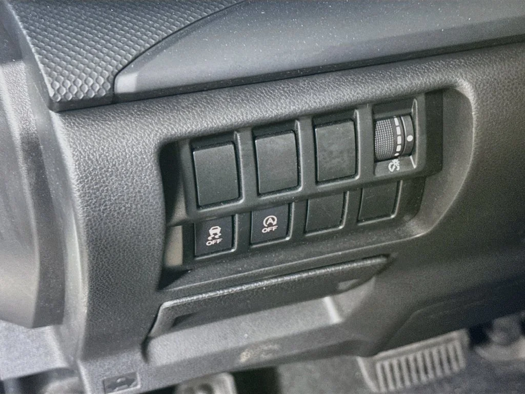 Used 2020 White Subaru Base image 10