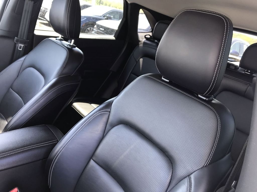Used 2025  Ford Platinum image 11