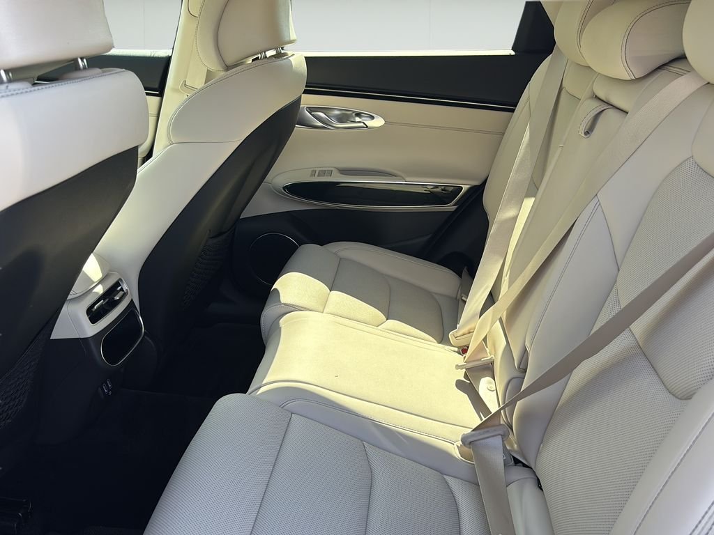 2025 GENESIS GV70 Standard - Photo 16