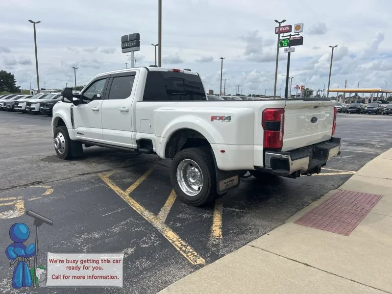 Used 2024 Star White Metallic Tri-Coat Ford Lariat image 3