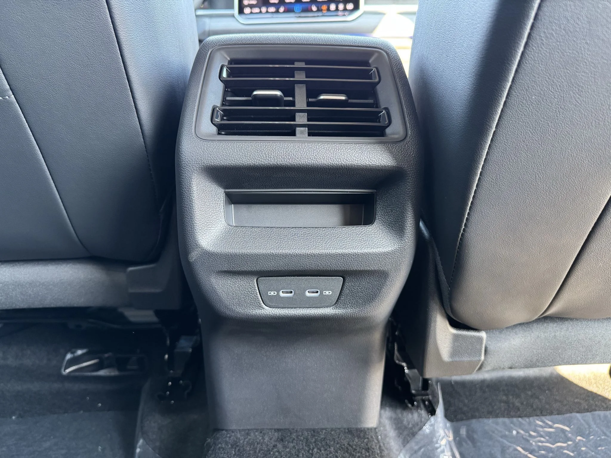 New 2026 Pure White Volkswagen SE image 6