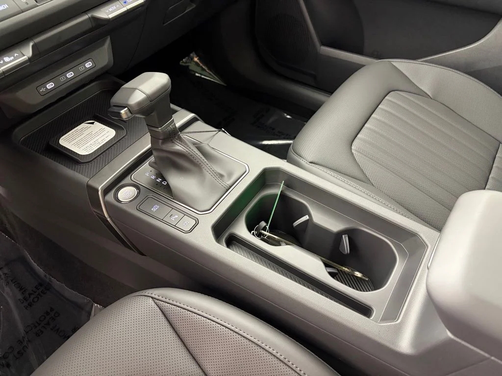New 2027 Snow White Pearl Kia SX X -Line image 7