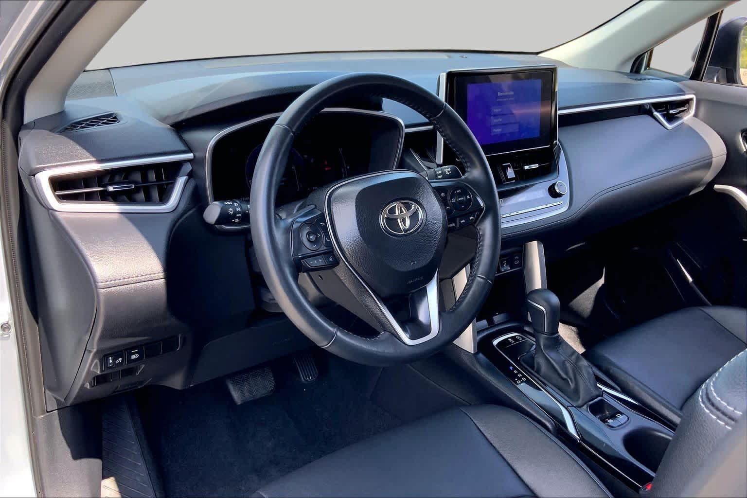 Used 2025 Sonic Silver Toyota XLE image 17