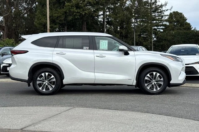 Certified Used 2026 Beige Toyota XLE image 25
