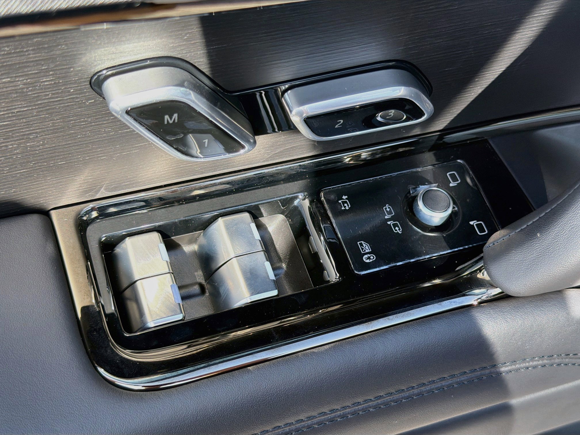 New 2026 Borasco Grey LAND ROVER Autobiography image 24