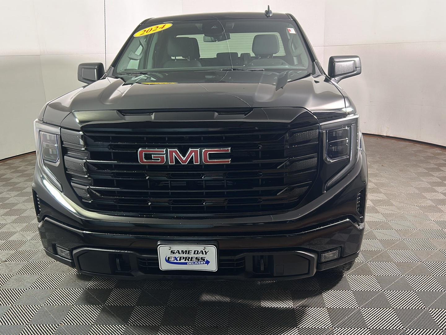 Used 2024 Onyx Black GMC Elevation image 12