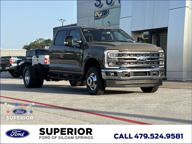 2026 Ford Super Duty F-350 DRW LARIAT Chassis Cab