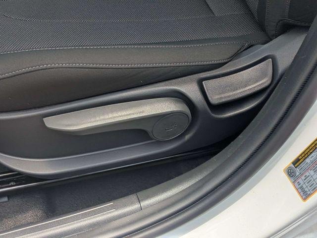 New 2026 White Hyundai SE image 19