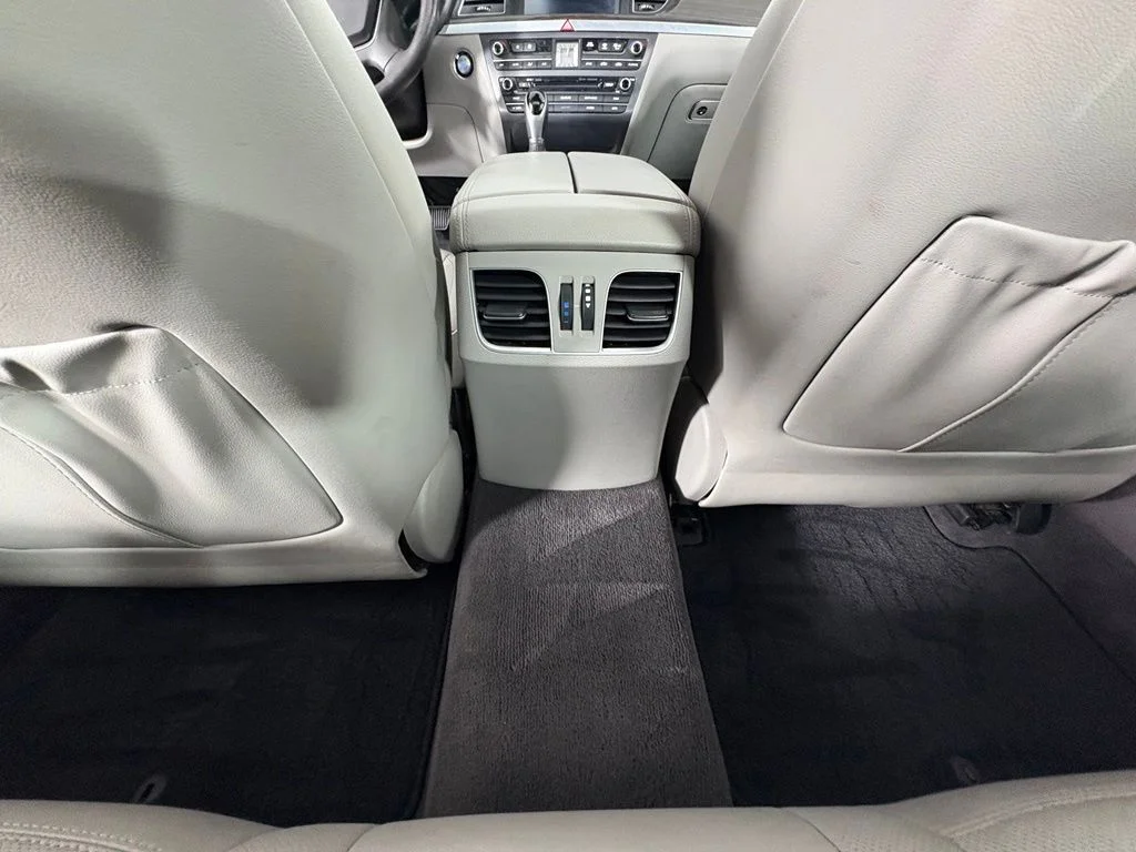 Used 2017 White Genesis 3.8 image 28