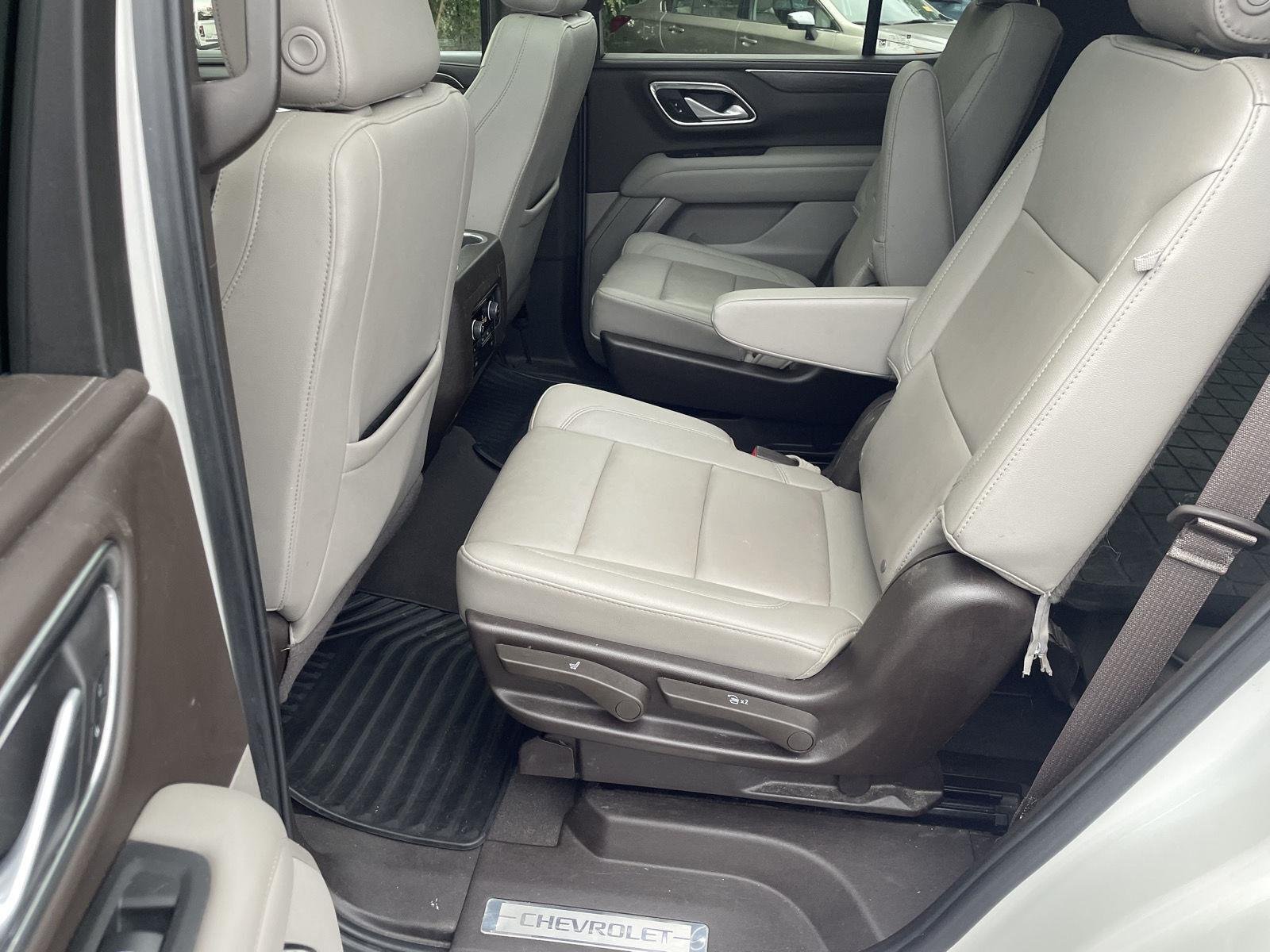 Used 2022 Iridescent Pearl Tricoat Chevrolet LT image 11