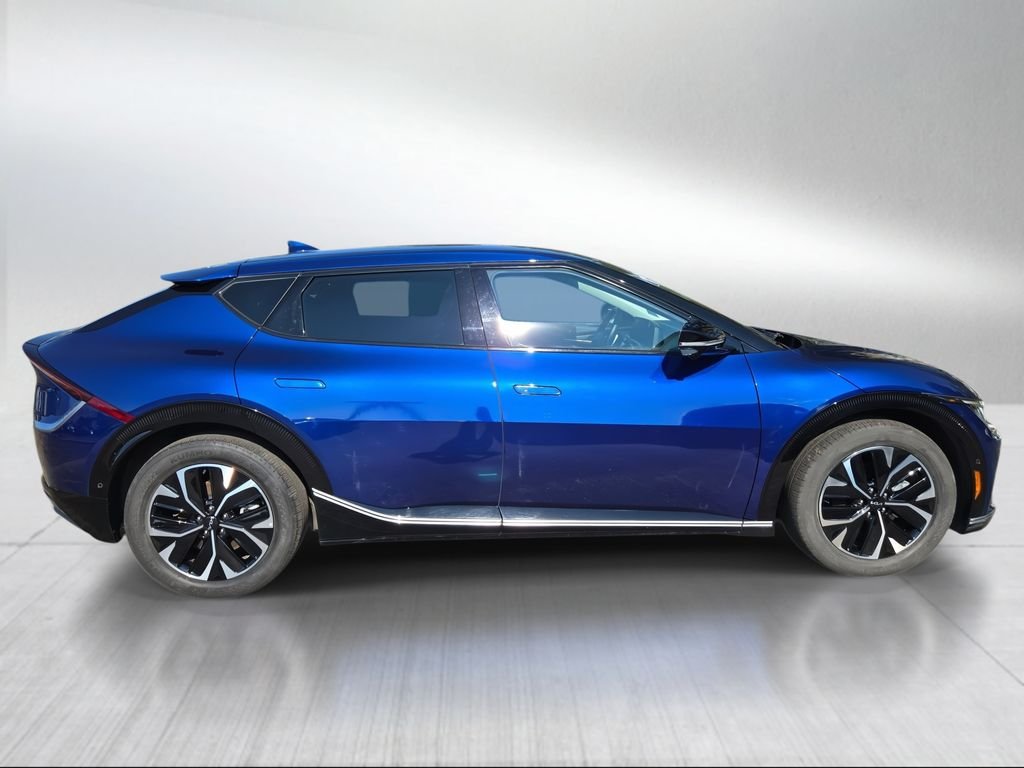 Used 2023 Blue Kia Wind image 2
