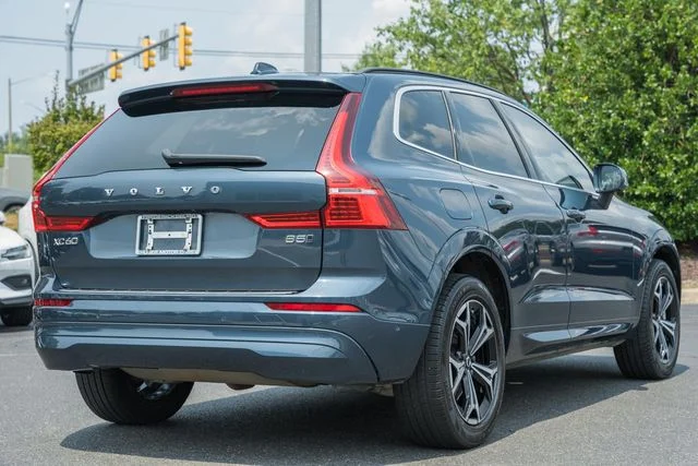 Used 2022 Denim Blue Volvo Momentum image 5