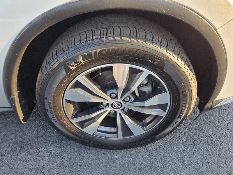 Used 2019 Brilliant Silver Metallic NISSAN FWD SV image 16