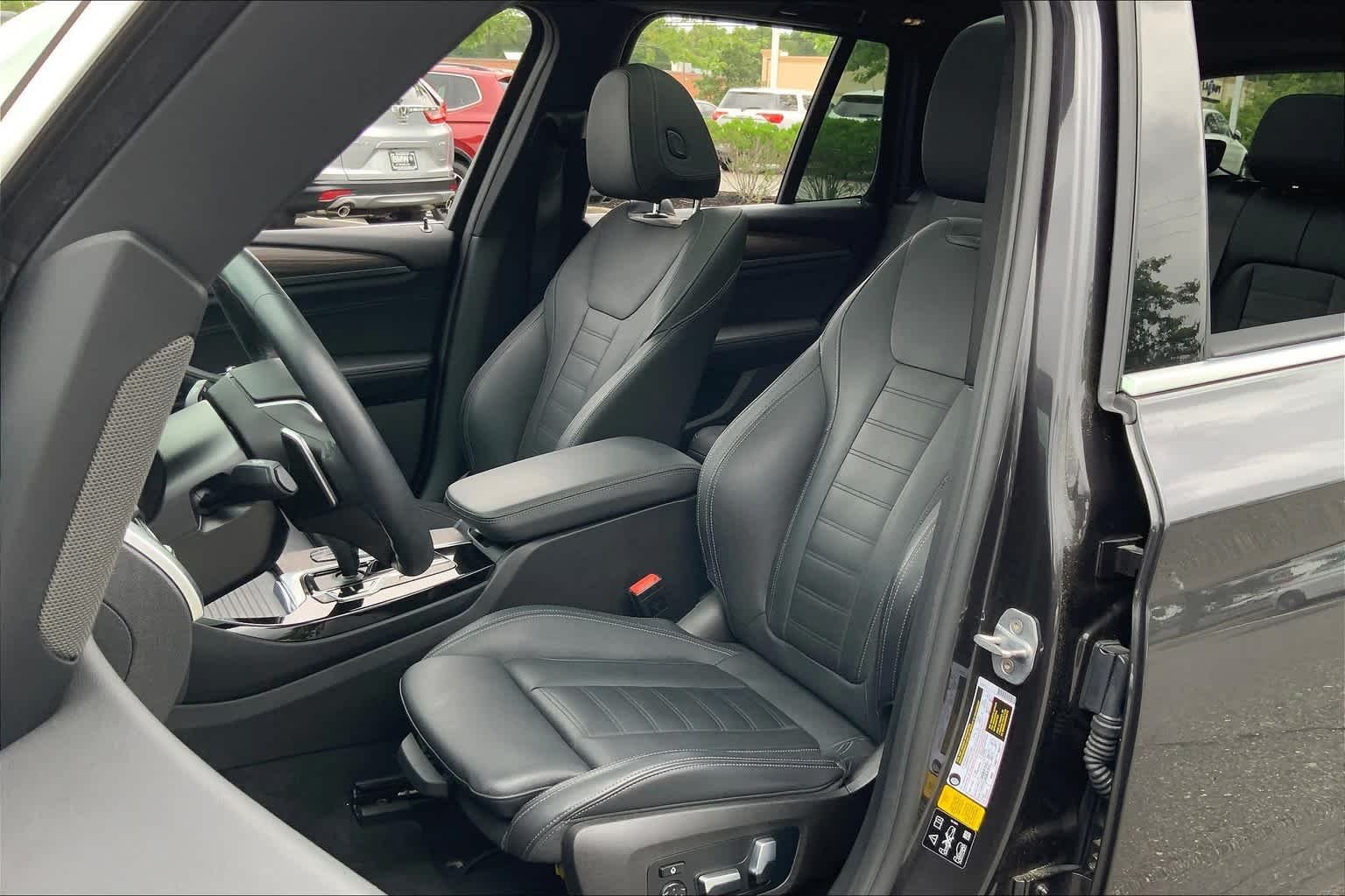 Used 2019 Dark Graphite Metallic BMW xDrive30i image 7