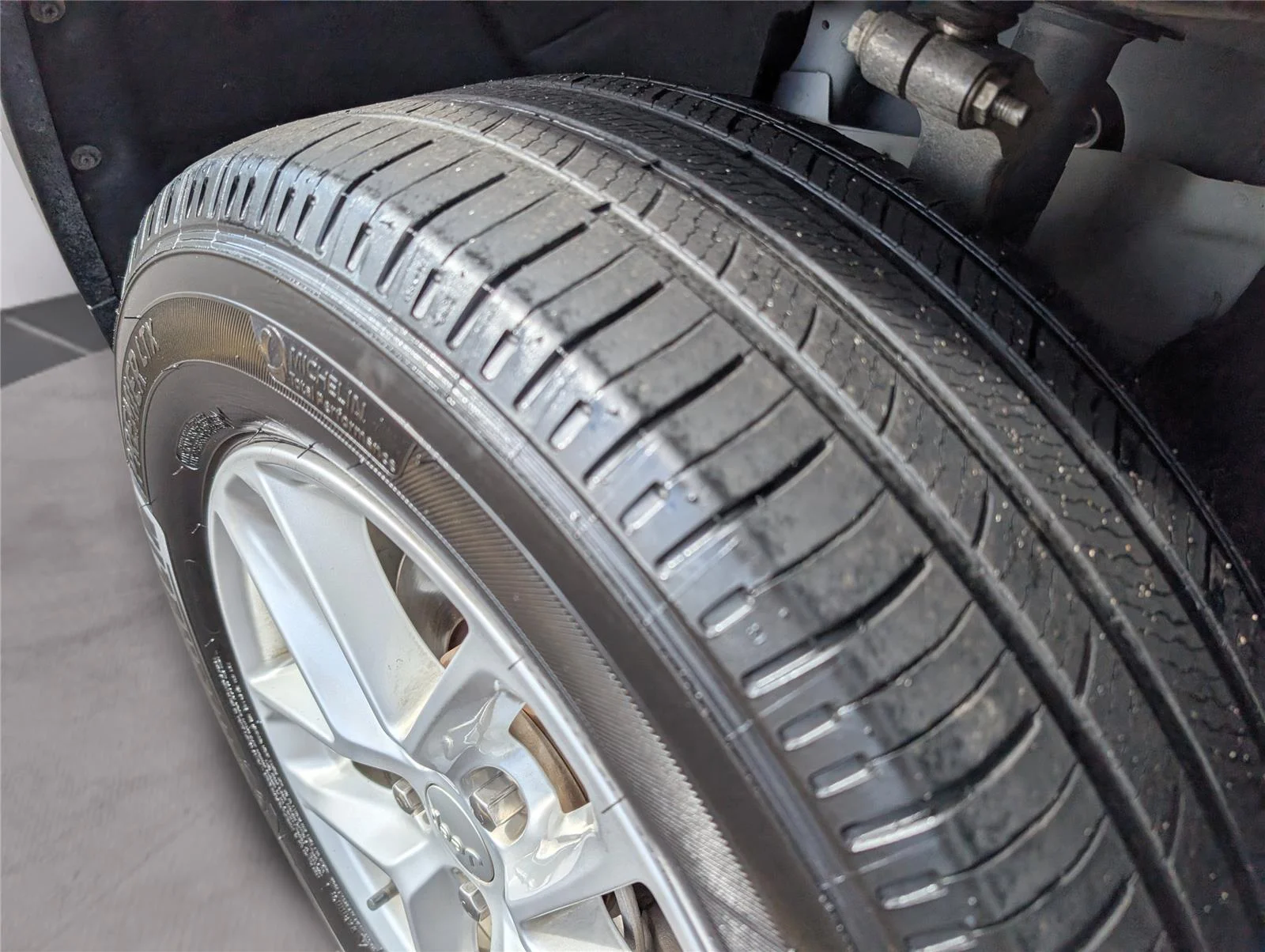 Used 2023 Bright White Clearcoat Jeep Laredo image 34