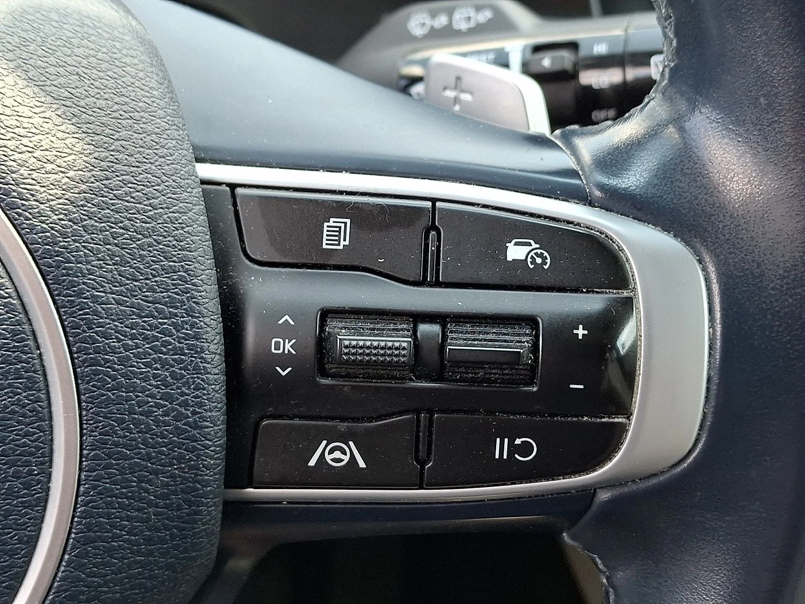 Used 2023 Black Kia EX image 24