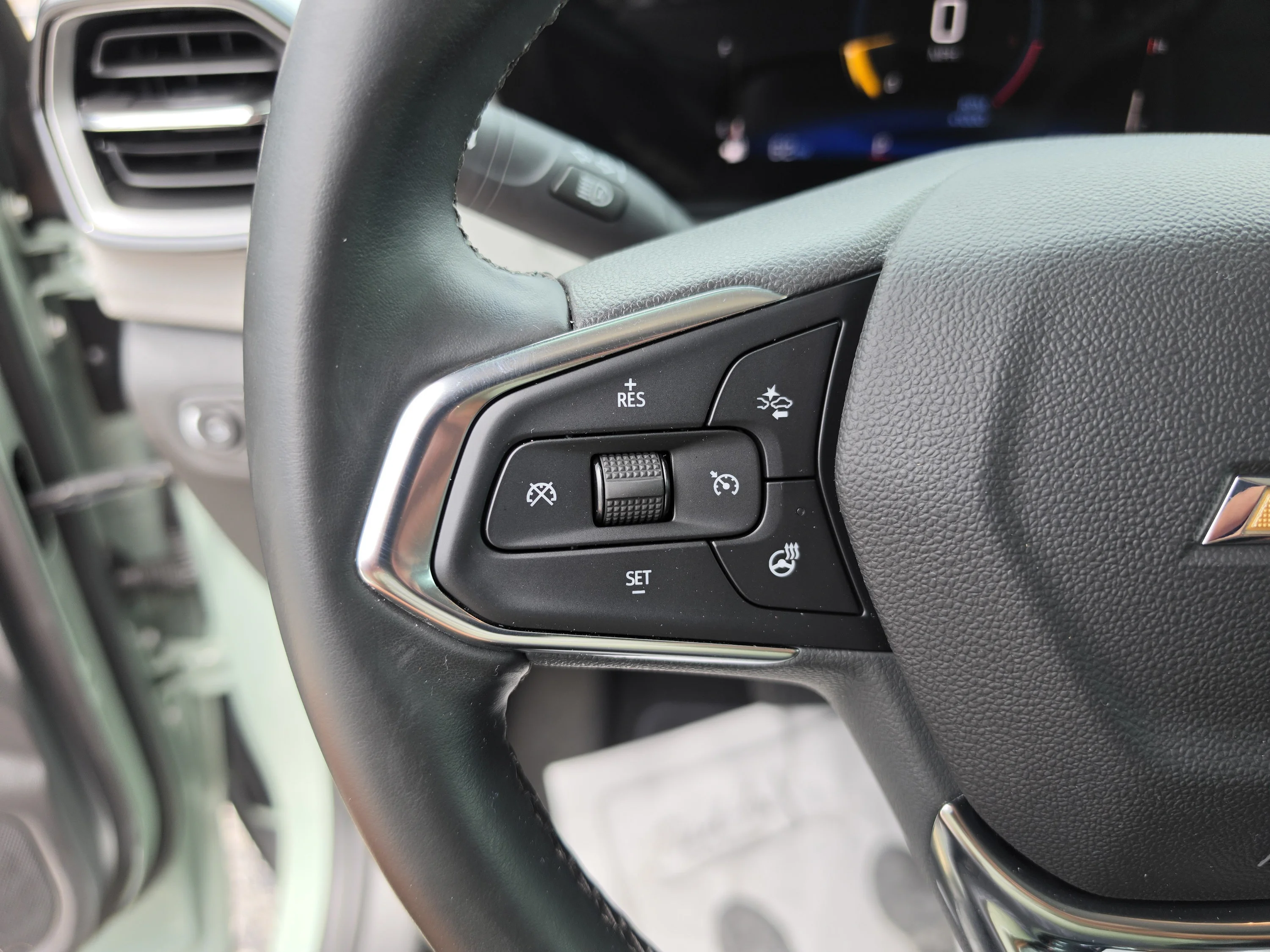 Used 2025 Cacti Green Chevrolet LT image 33