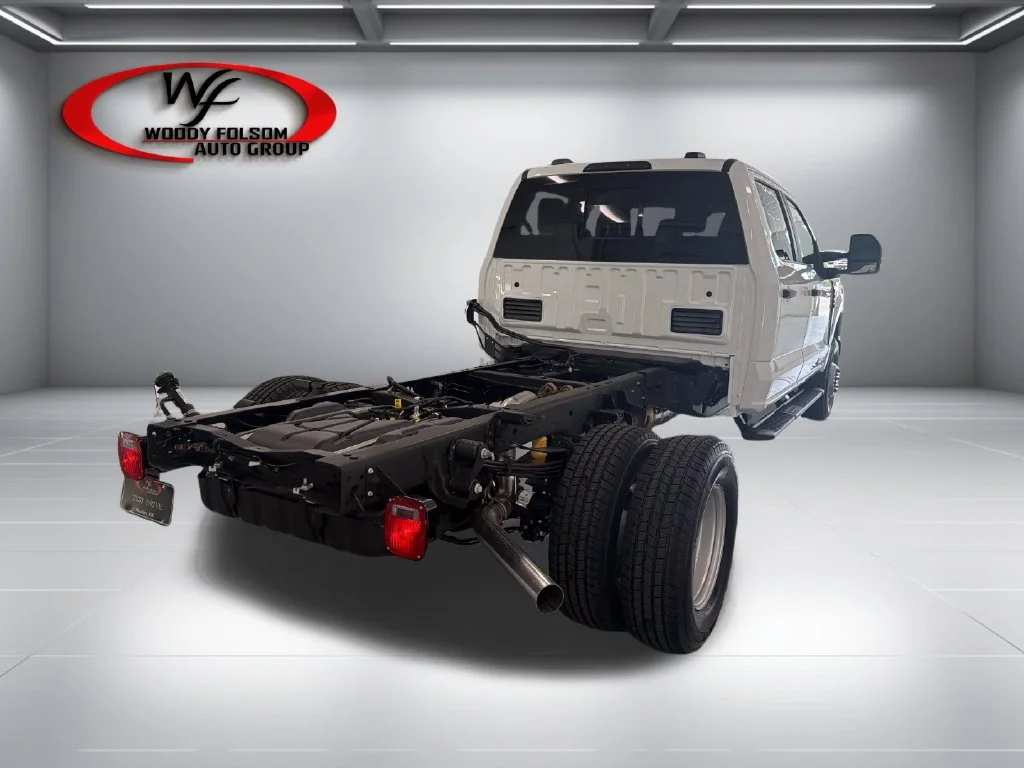 New 2027 Oxford White Ford F-350® XL image 6