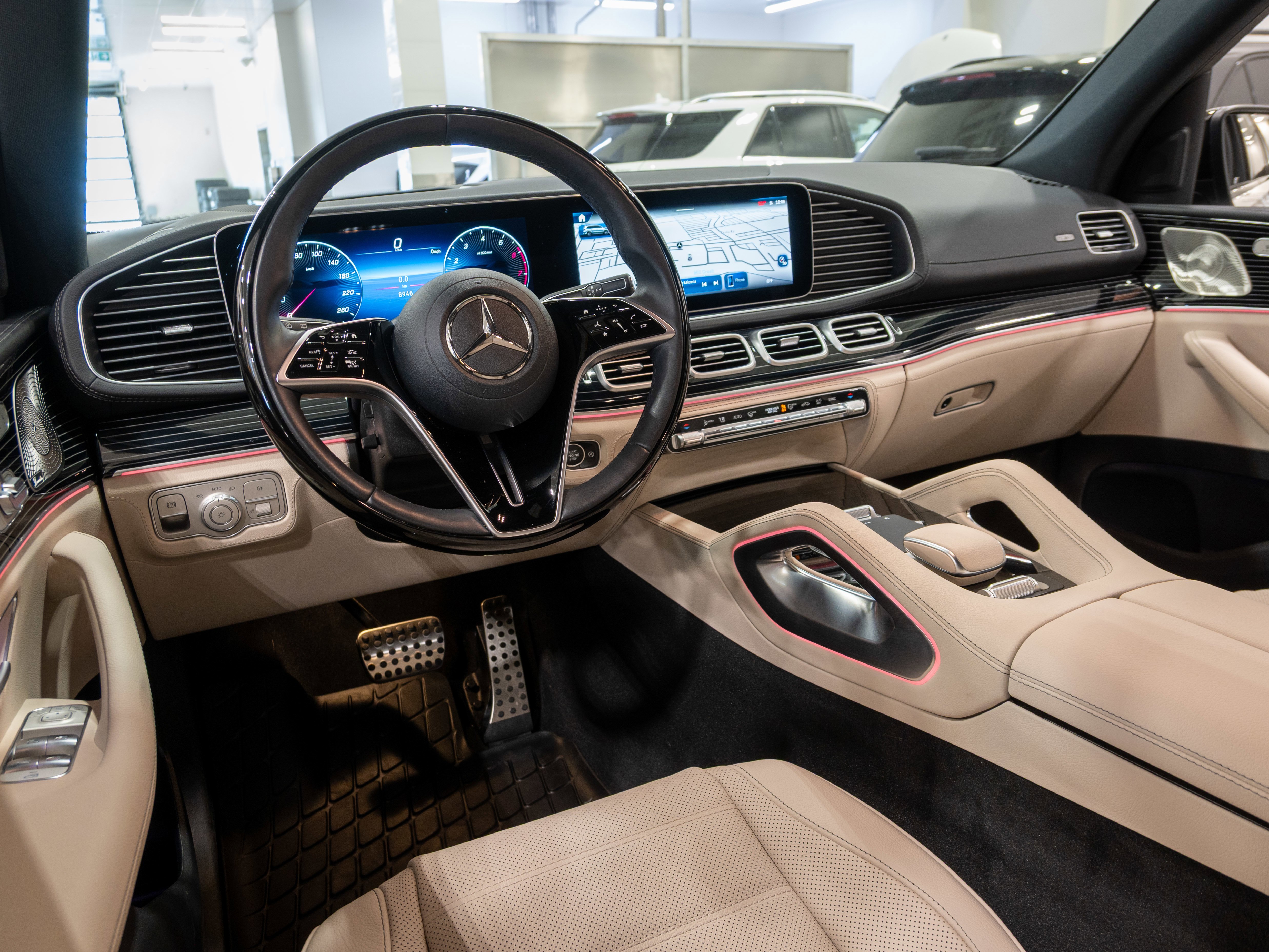 New 2026 MANUFAKTUR OPALITE WHITE BRIGHT Mercedes-Benz GLS 450 image 12