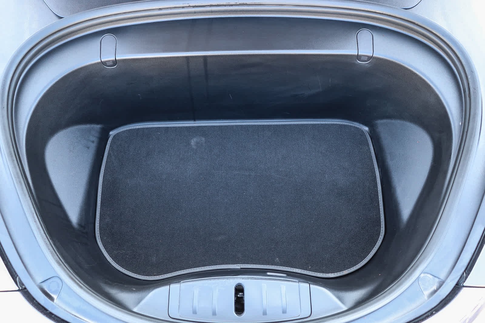 Used 2018 Black Tesla Long Range Battery image 26