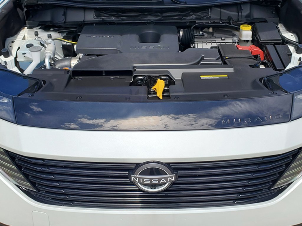 New 2026 Everest White Pearl TriCoat Nissan SL image 11