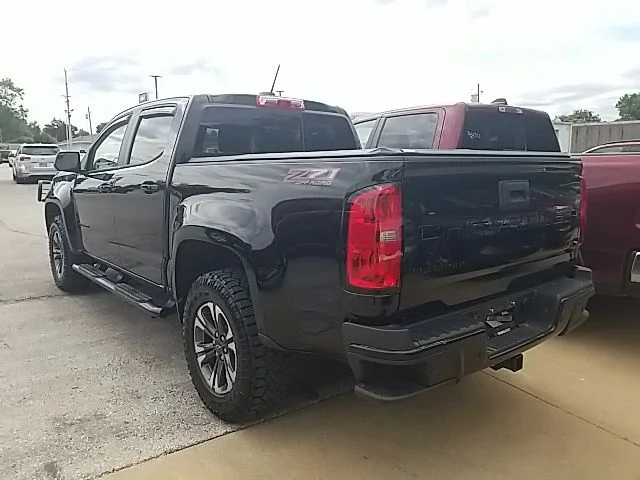 Used 2022 Black Chevrolet Z71 image 17